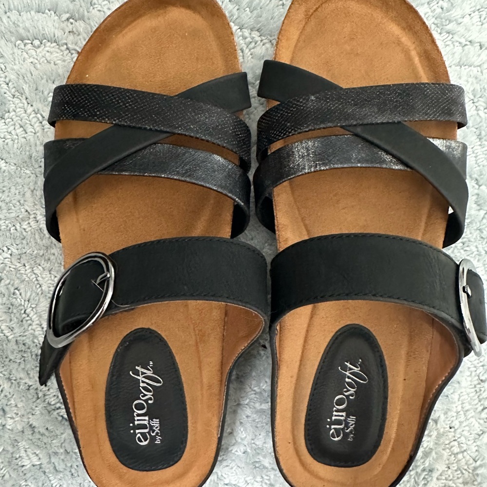 EuroSoft Women's Genalyn Black Sandals - like new! - Picture 3 of 8